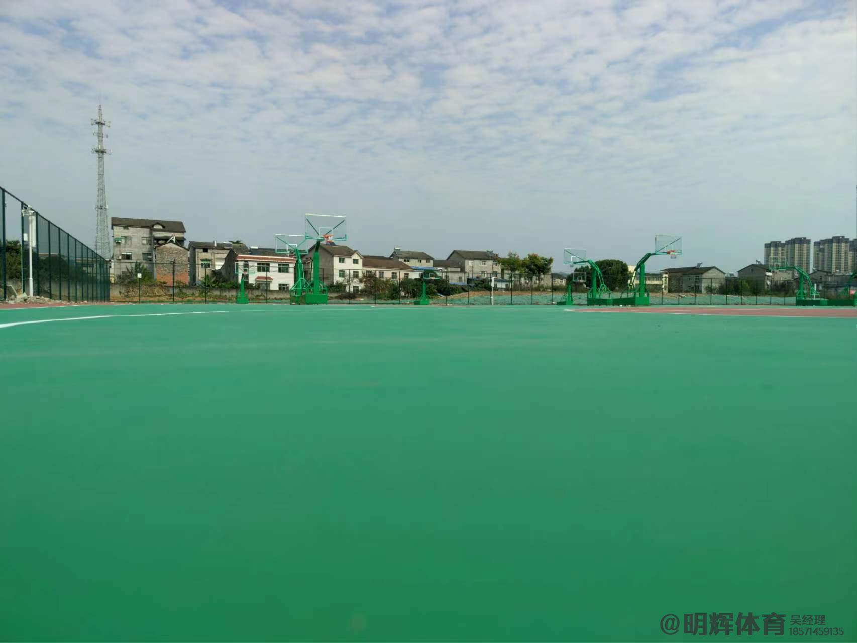 康马硬地丙烯酸球场的优缺点
